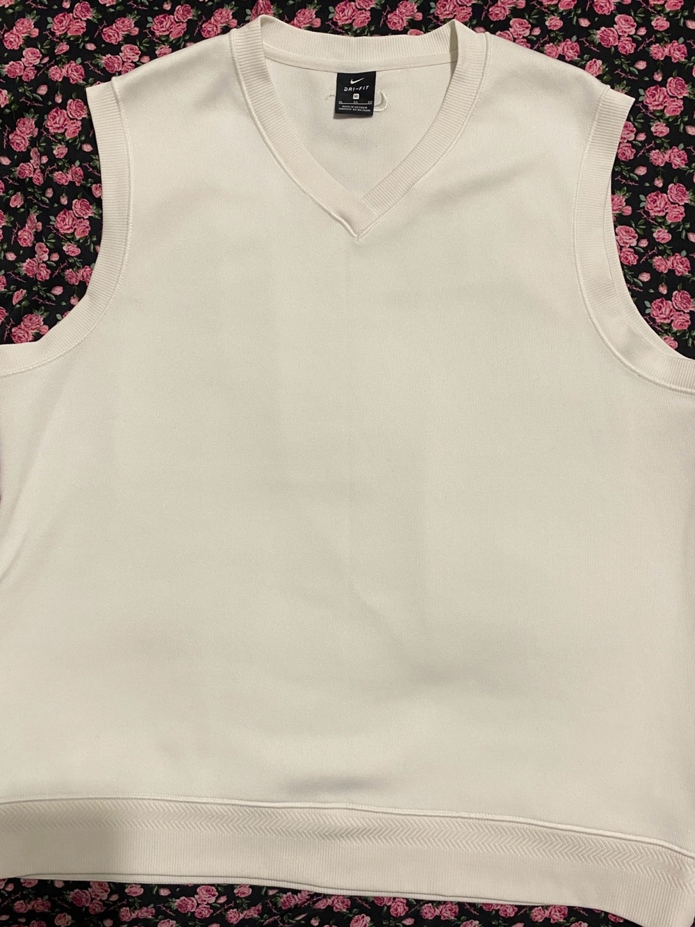 Nike Cream V‑Neck Sleeveless Knit Top Golfing